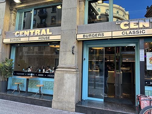 La Central Burgers - Image 1